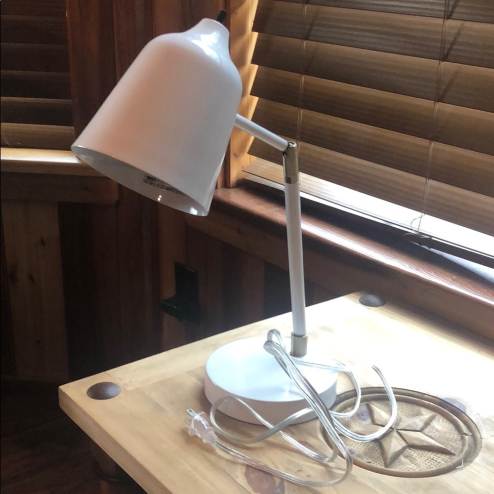 White desk lamp